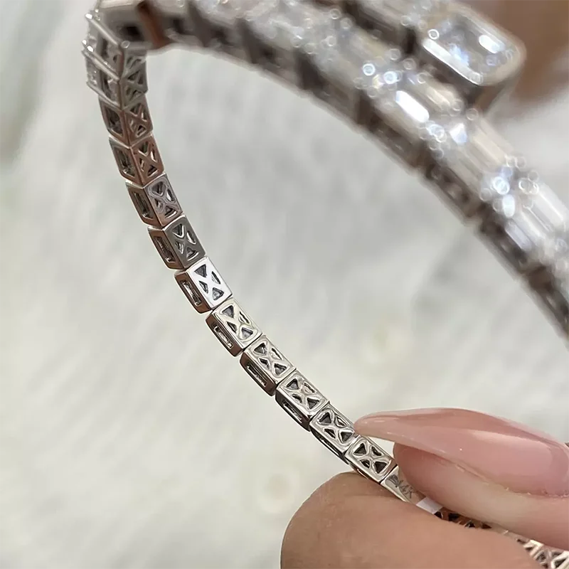 Ommasi.LD-04 (6.88ct Lab-Grown Diamond Bracelet set on 18k Platinum)